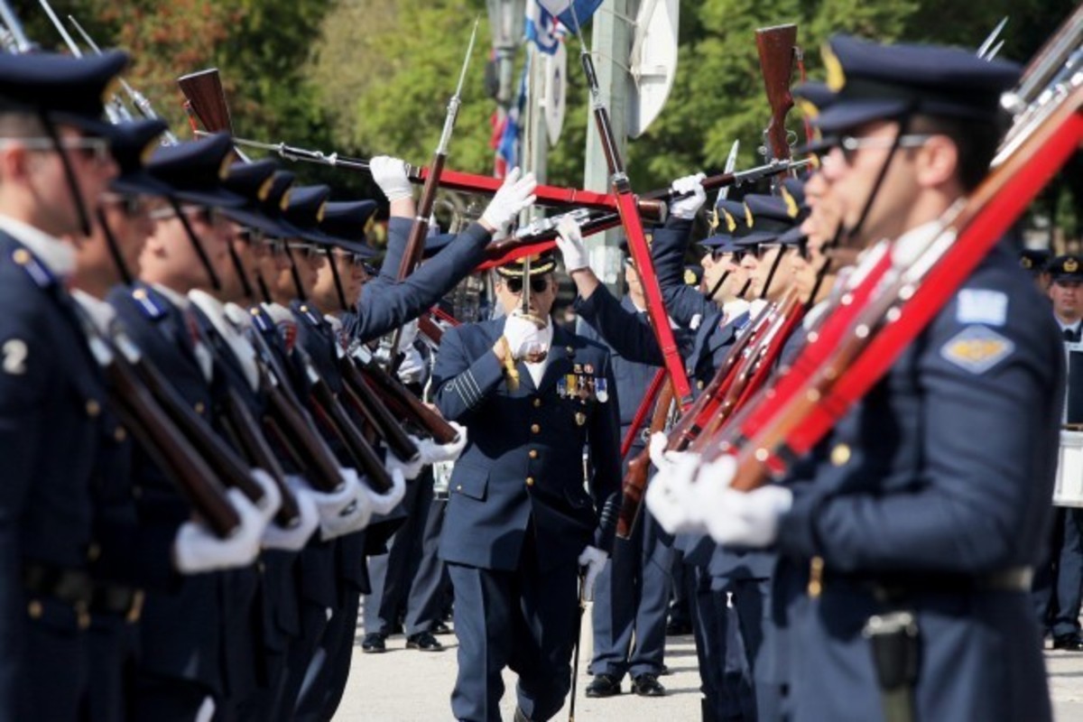 Εφάπαξ στρατιωτικών: Τι προτείνει ο Καμμένος