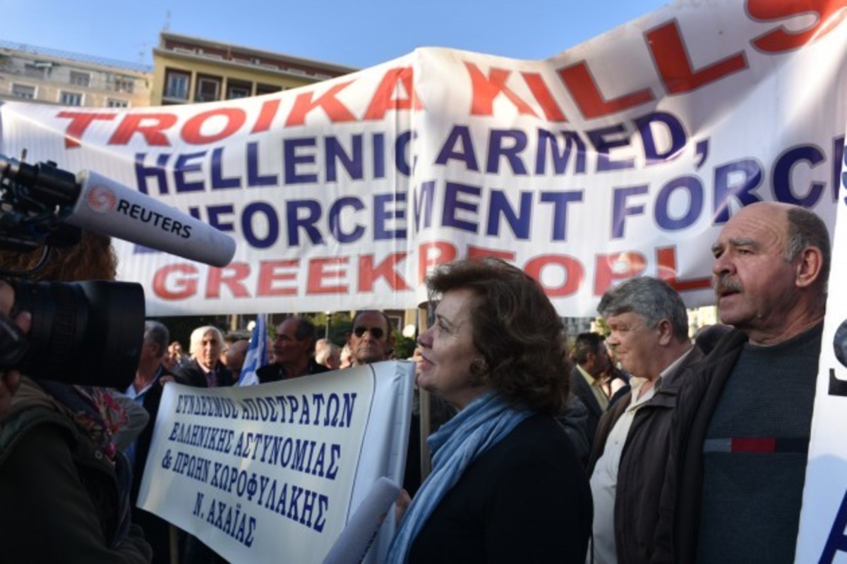 Στρατιωτικοί σε διαδήλωση στο κέντρο της Αθήνας (Φωτό)