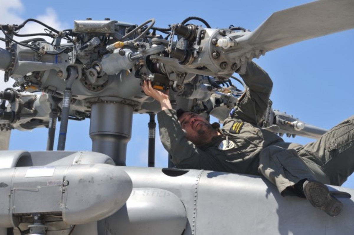 Πέντε φορές περισσότερο αμείβονται οι βουλευτές σε σύγκριση με τους στρατιωτικούς!