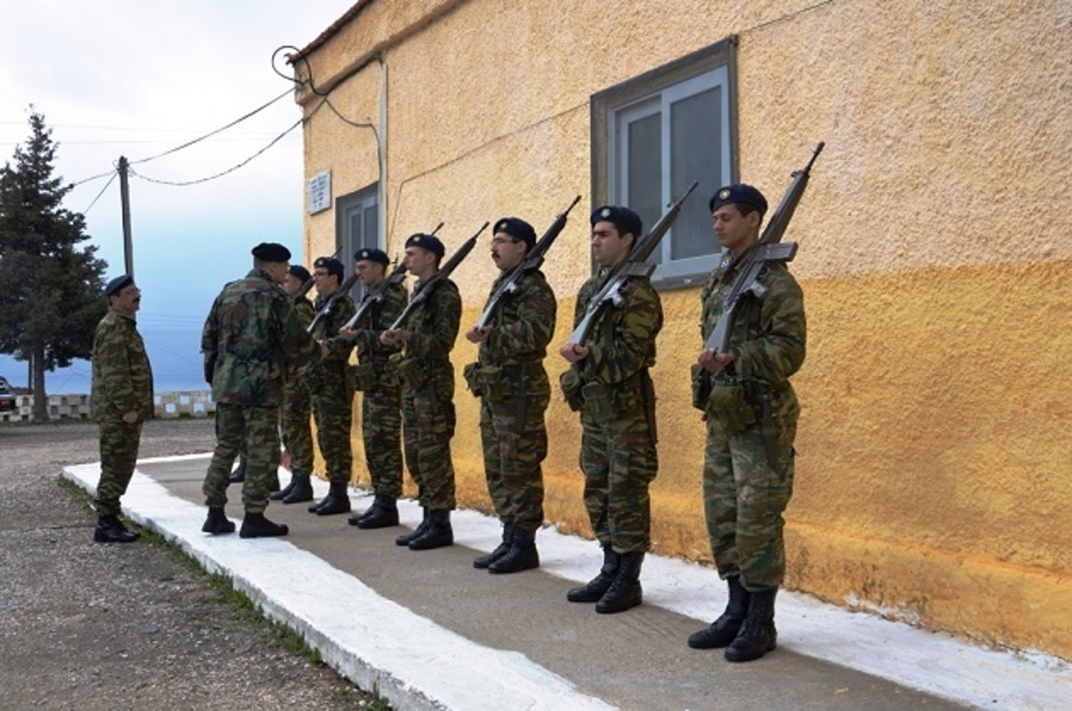 Έχουν ξεφύγει! Η Τουρκία κατηγορεί τον Έλληνα αρχηγό ΓΕΣ ότι ύψωσε ελληνική σημαία στο “τουρκικό” νησί Οινούσσες!