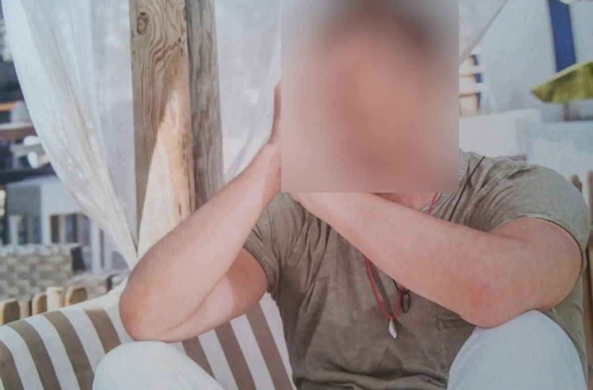 «Ο πατέρας μου δεν μου έδειχνε μόνο την Τρούμπα και τις που…ες, πήγαινε στα τρελοκομεία και…»