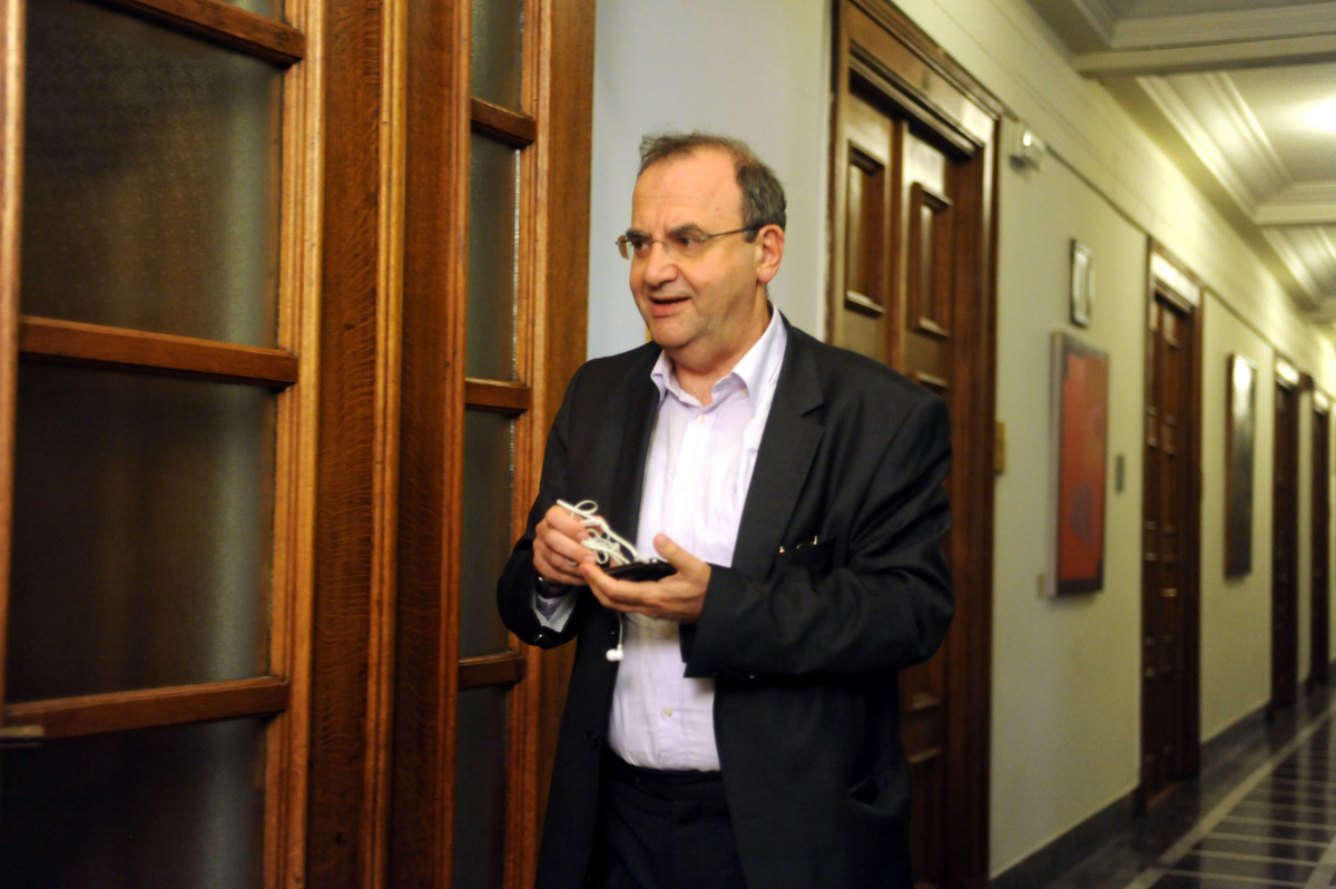 Στρατούλης: «Δεν κάνουμε πουθενά πίσω στη διαπραγμάτευση»