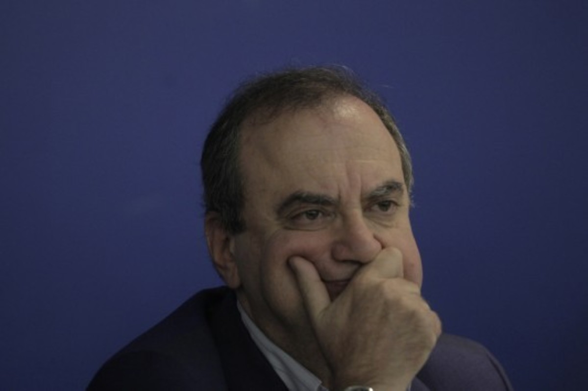 Βουλή – Στρατούλης: Πρέπει να αποσυρθεί η τροπολογία για τις συντάξεις
