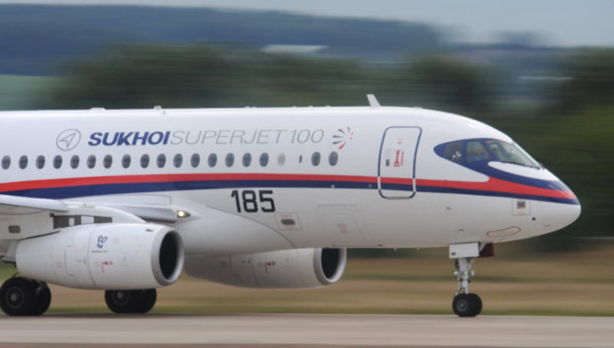 Ανώμαλη προσγείωση ρωσικού superjet στην Ισλανδία