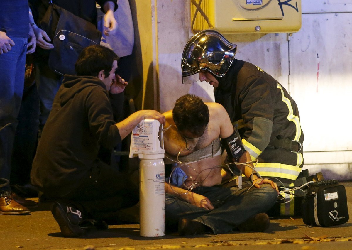 Παρίσι: Οι ήρωες του Bataclan – Αντίκρισαν το θάνατο και γλίτωσαν από τη μανία των τζιχαντιστών
