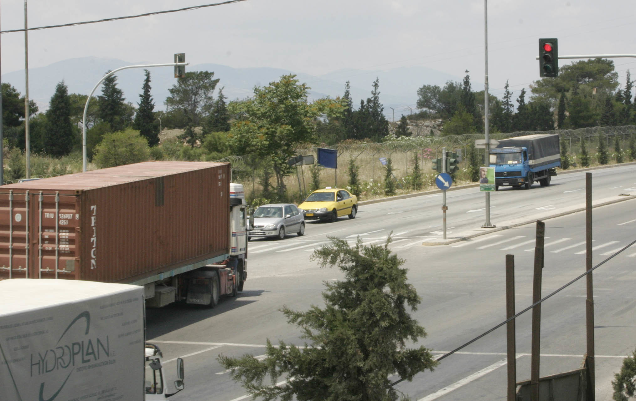 8 συλλήψεις στο παζάρι στο Σχιστό για βασανισμό ζώων