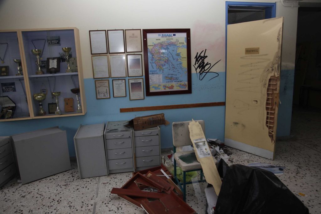 Τα μισά σχολεία της χώρας είναι ερείπια – Καμπανάκι για την ασφάλεια των μαθητών