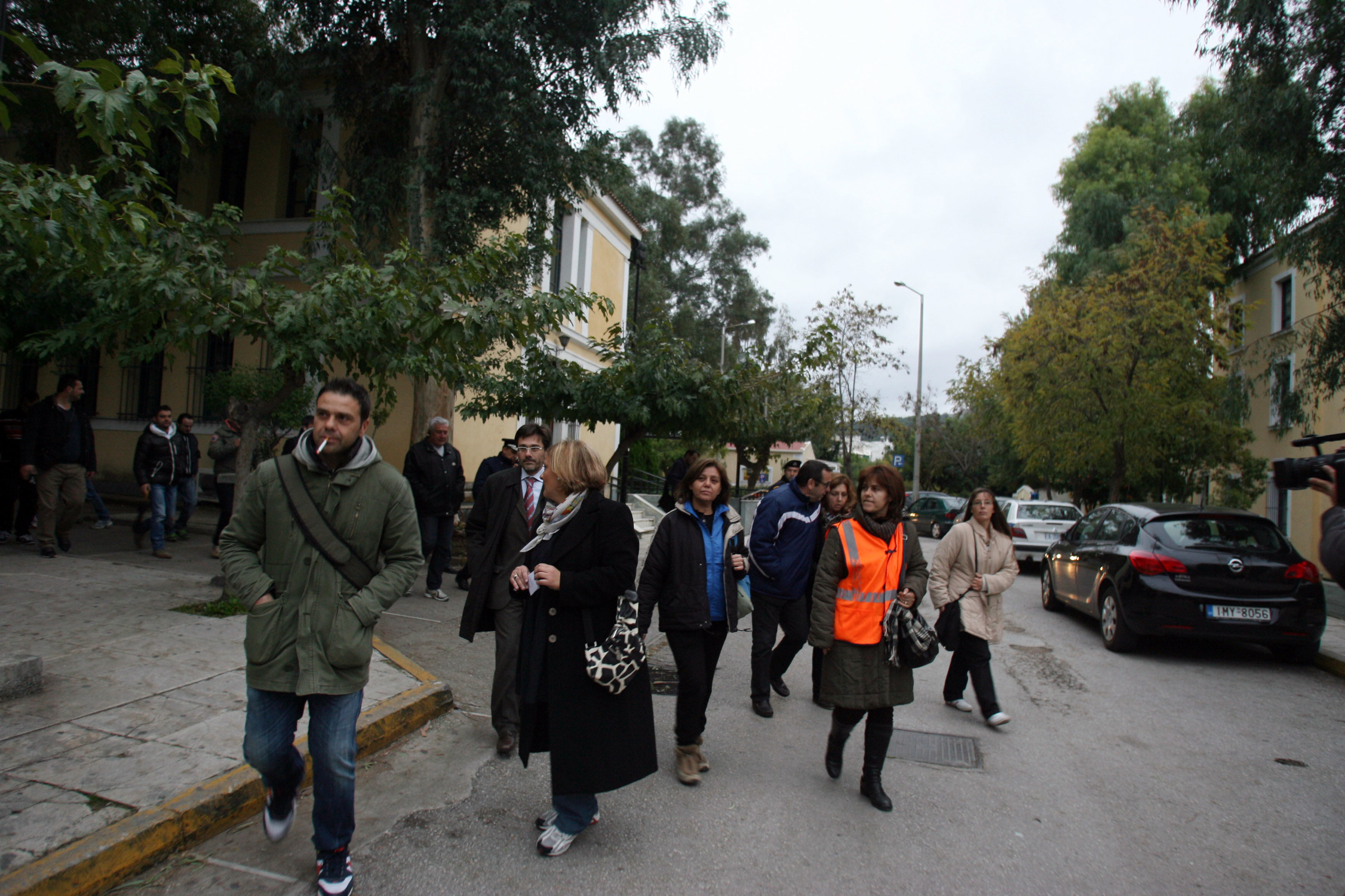 Ελεύθεροι οι σχολικοί φύλακες που συνελήφθησαν έξω από το υπ. Διοικητικής Μεταρρύθμισης – Θα δικαστούν σε 3 μήνες