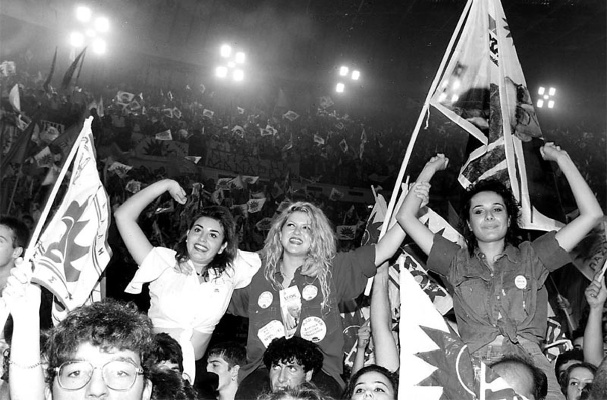 Όταν οι κομματικές “λαοθάλασσες” πλημμύριζαν την Αθήνα – ΒΙΝΤΕΟ