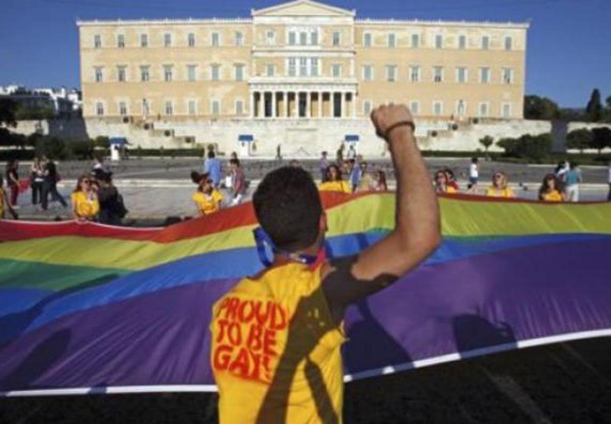 Το σύμφωνο ελεύθερης συμβίωσης προβληματίζει την Εκκλησία