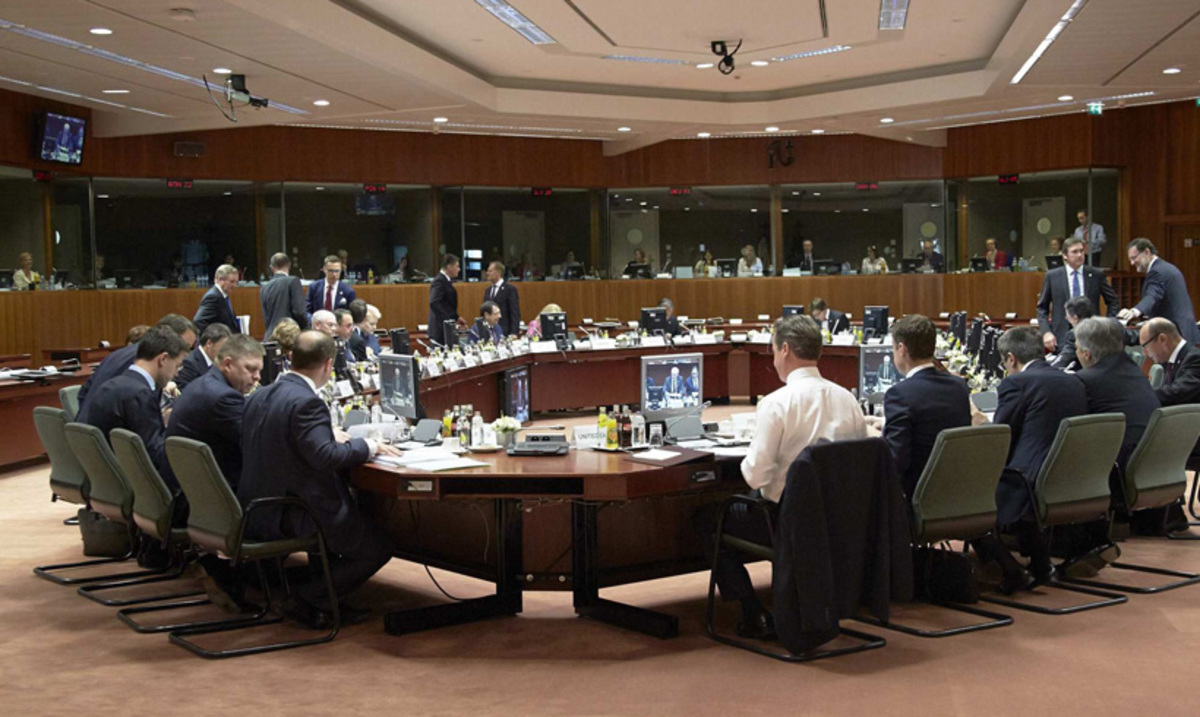 Κόντρες στη Σύνοδο Κορυφής για απολύσεις και απασχόληση