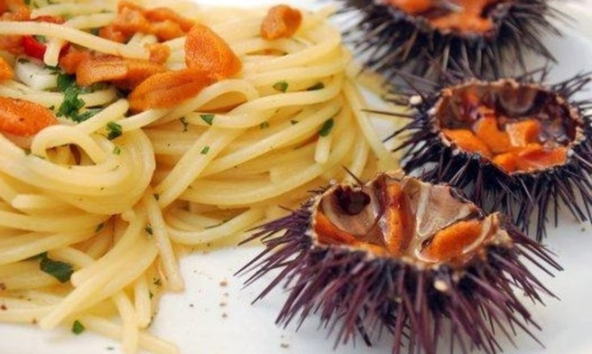 Νηστίσιμη Αγιορείτικη Συνταγή: Μακαρονάδα με Σάλτσα Αχινών