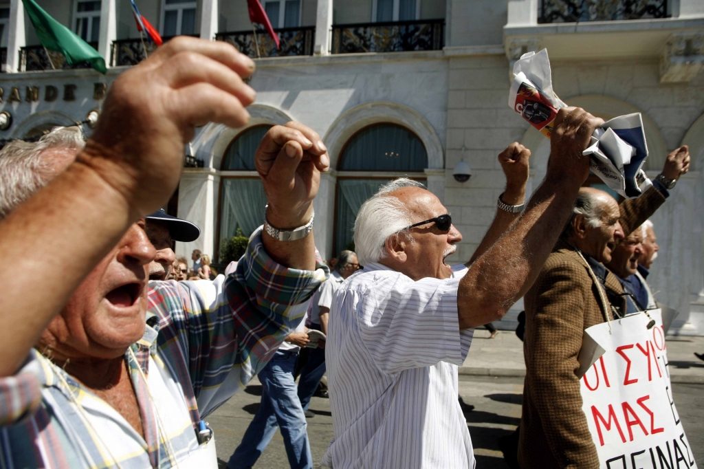 Μειώσεις στις συντάξεις από 15 έως 27%