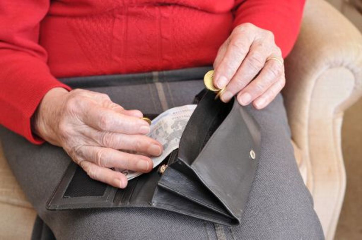 Πέρασε η μείωση εως 45% στις επικουρικές
