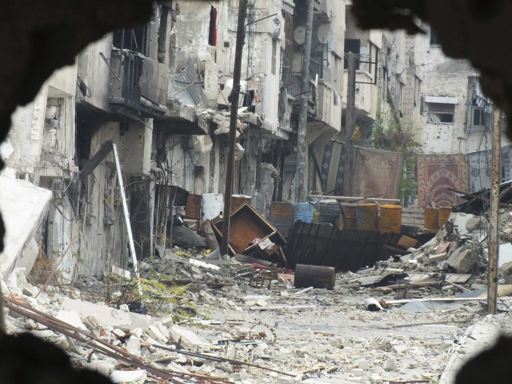 Νέοι βομβαρδισμοί στη Δαμασκό – Πάνω από 100 νεκροί σε μία μέρα