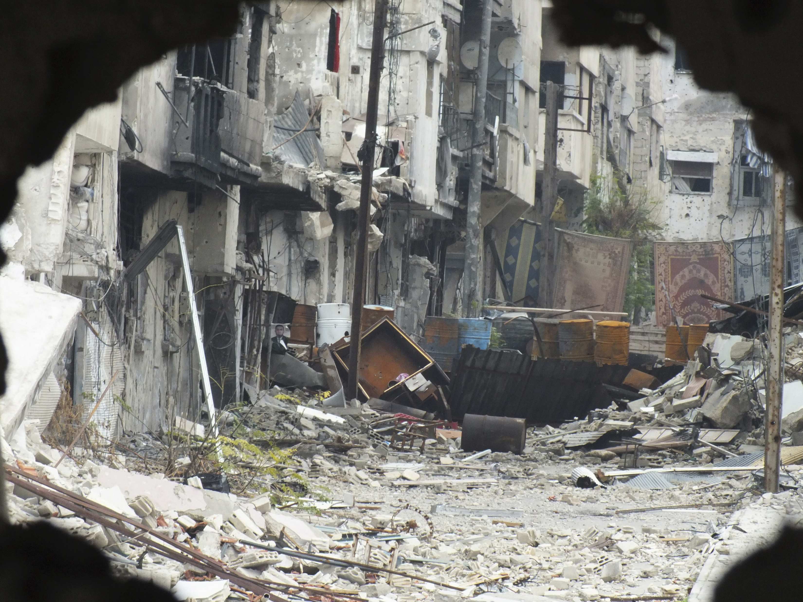Νέοι βομβαρδισμοί στη Δαμασκό – Πάνω από 100 νεκροί σε μία μέρα
