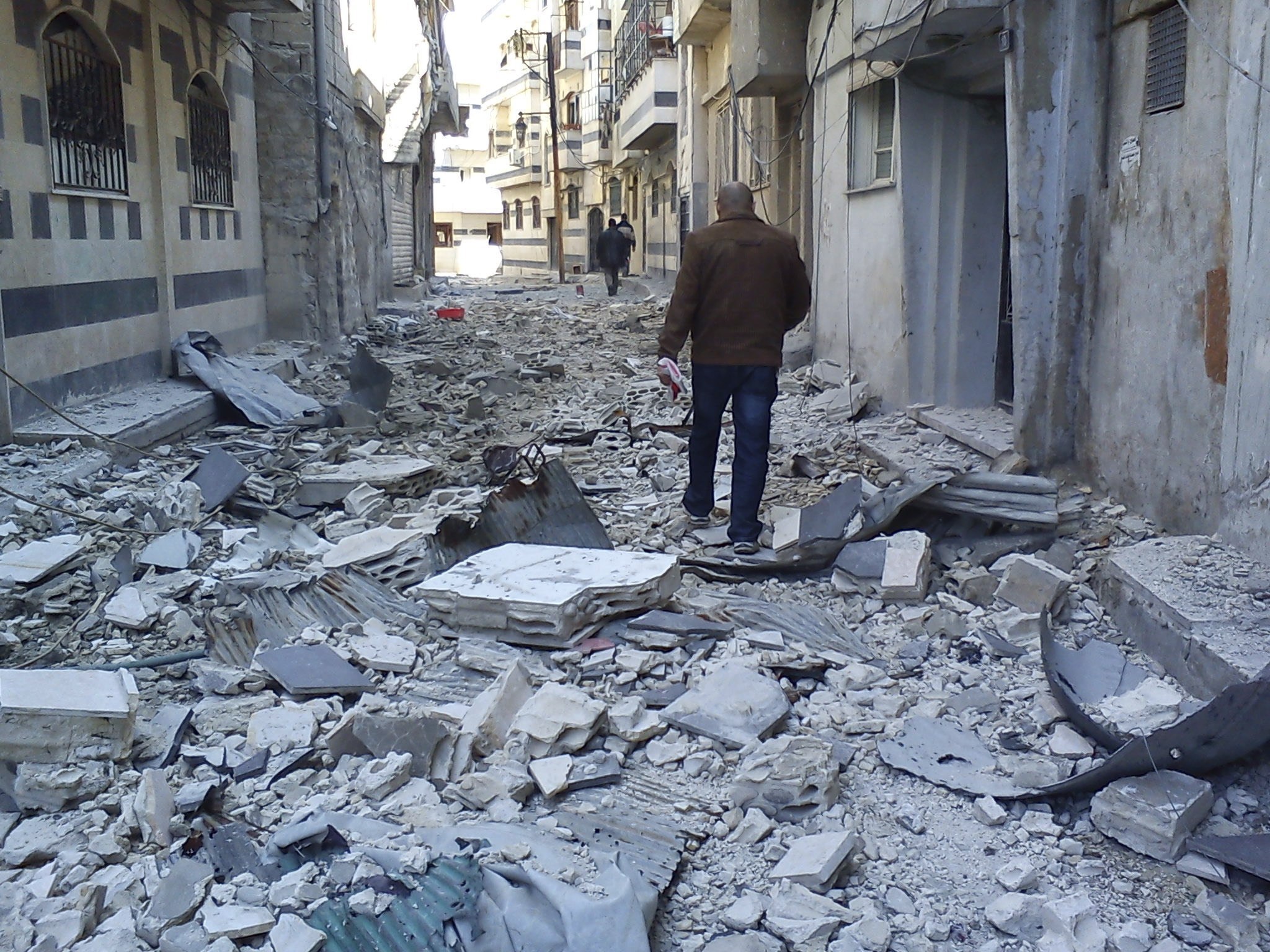 Συρία: Tρεις άμαχοι νεκροί παρά την παρουσία των παρατηρητών