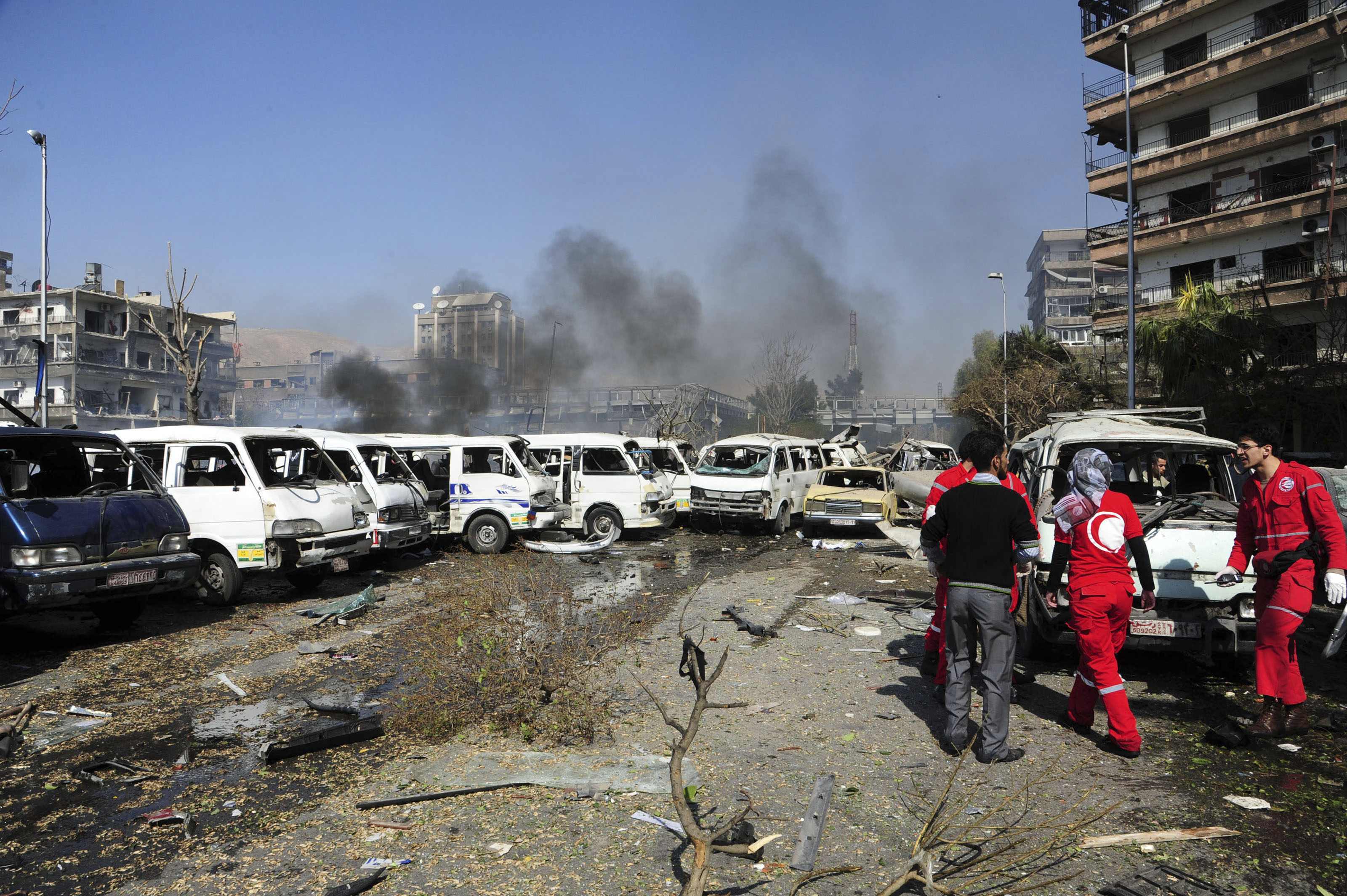 53 οι νεκροί στη Δαμασκό – 18 νεκροί απο βομβαρδισμό σε νοσοκομείο