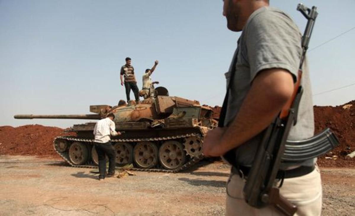 “Η Τουρκία εκπαιδεύει σε ένοπλο αγώνα την αντιπολίτευση της Συρίας”