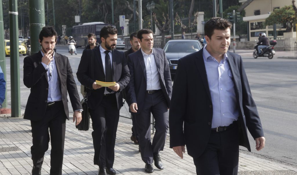 ΣΥΡΙΖΑ για συζητήσεις με τρόικα: Η κυβέρνηση από λύκος έγινε αρνάκι