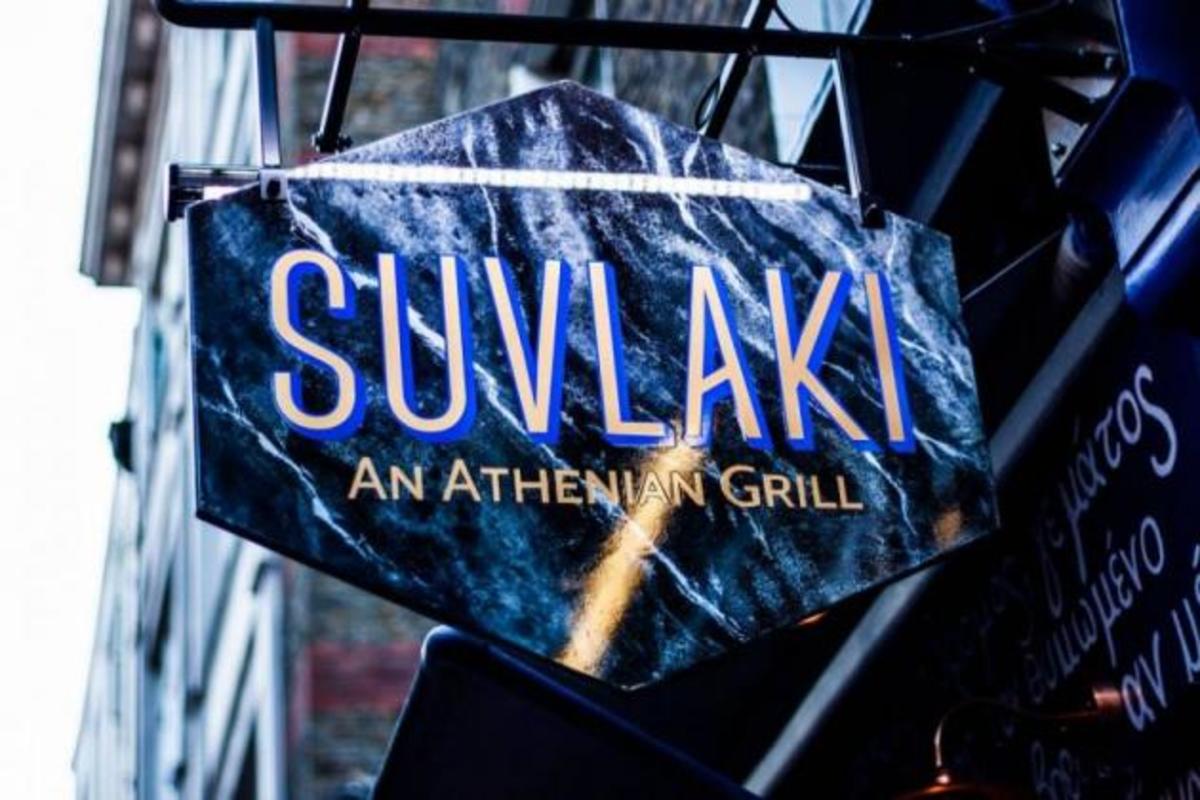 Το νέο hot spot του Λονδίνου λέγεται… Suvlaki!