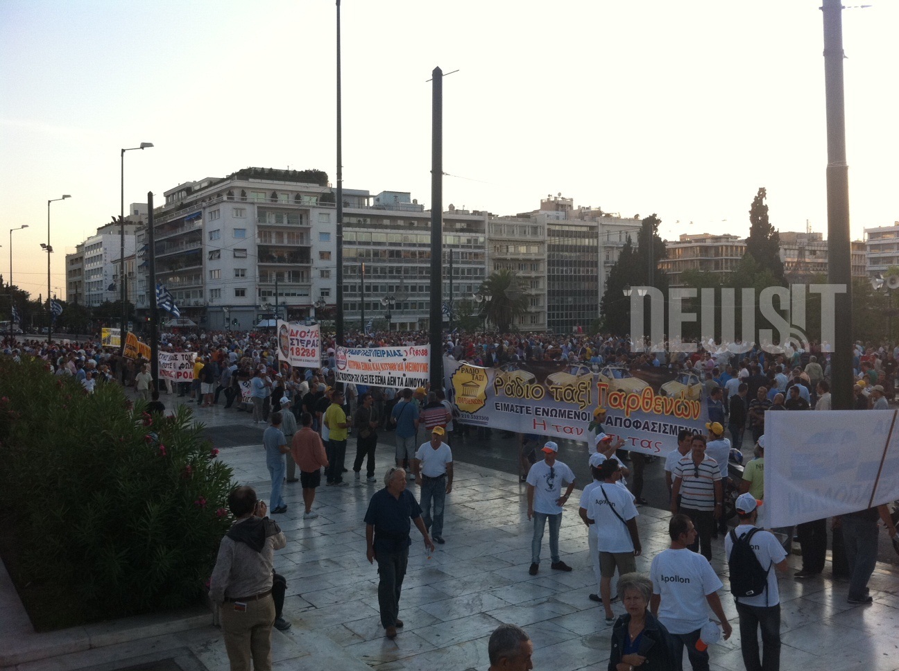 Οι ιδιοκτήτες ταξί στην Αμαλίας