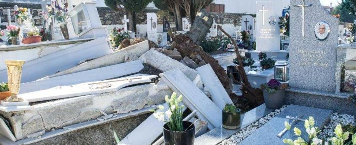 Ήπειρος: Εικόνες καταστροφής στα νεκροταφεία εξαιτίας της κακοκαιρίας