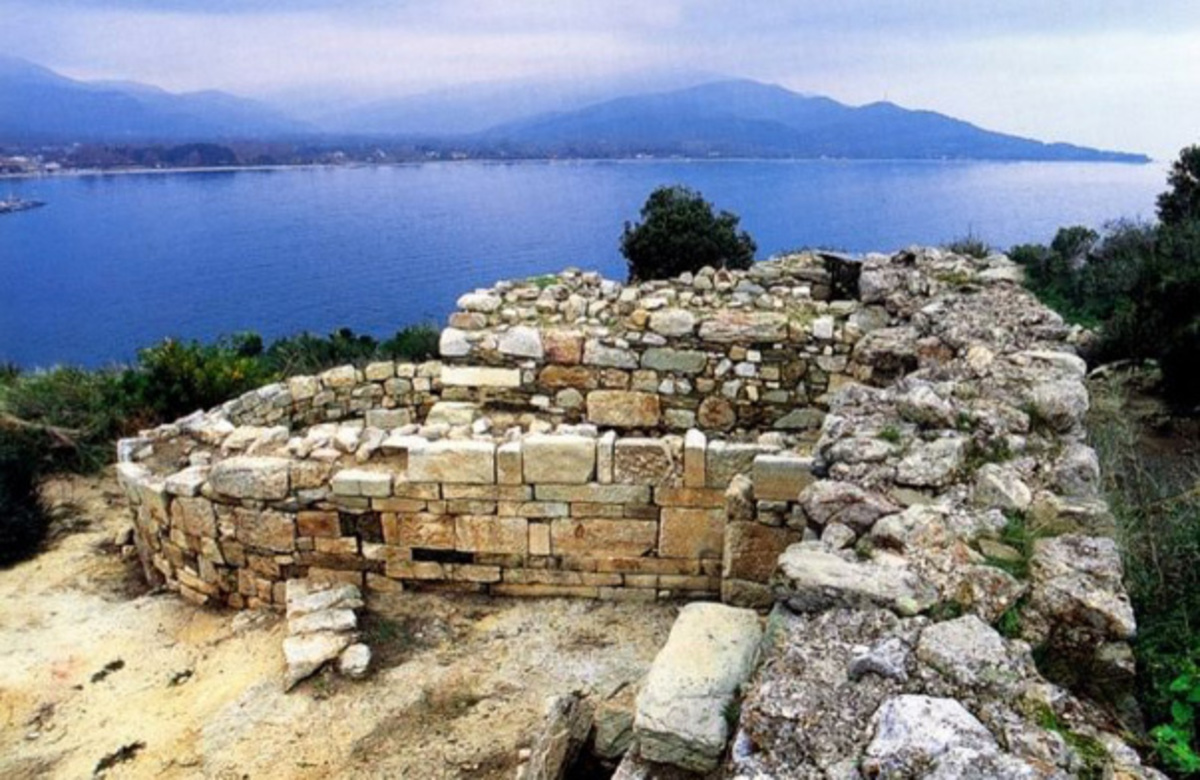 Σπουδαία επιστημονική ανακάλυψη – Βρέθηκε στα Στάγειρα ο τάφος του Αριστοτέλη!