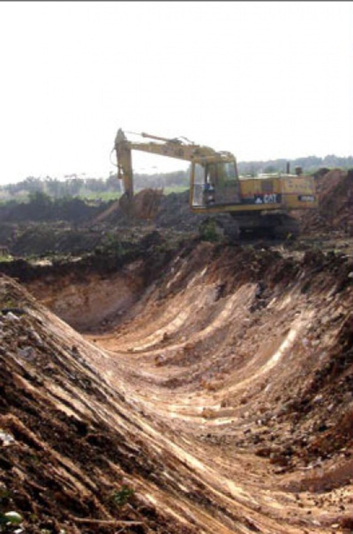 Αυτή είναι η τάφρος που άνοιξε ο στρατός στον Έβρο αντί για φράχτη!