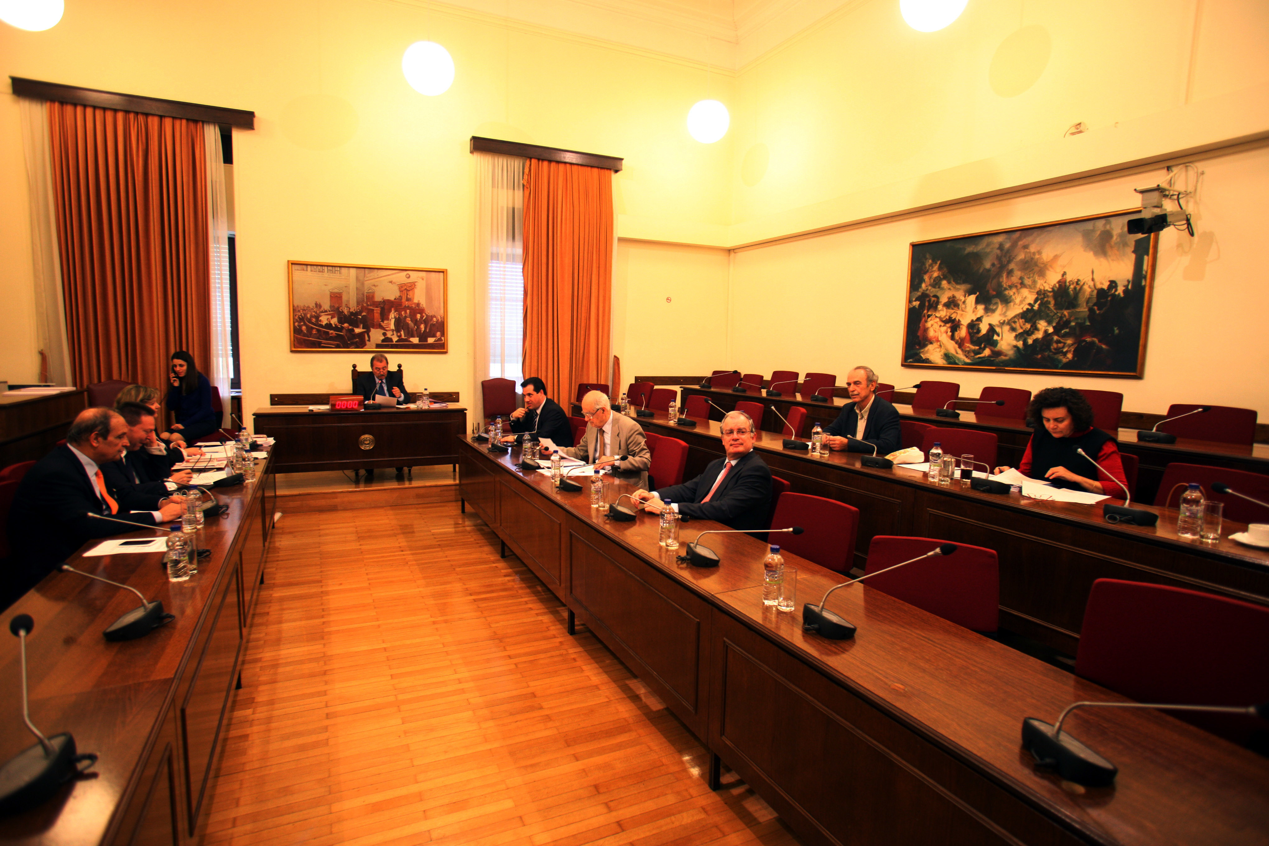 “Φρένο” στην πώληση – μίσθωση 28 ακινήτων του Δημοσίου