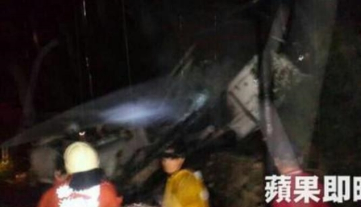 Νέα αεροπορική τραγωδία! – Τουλάχιστον 51 νεκροί σε αναγκαστική προσγείωση αεροσκάφους στην Ταϊβάν