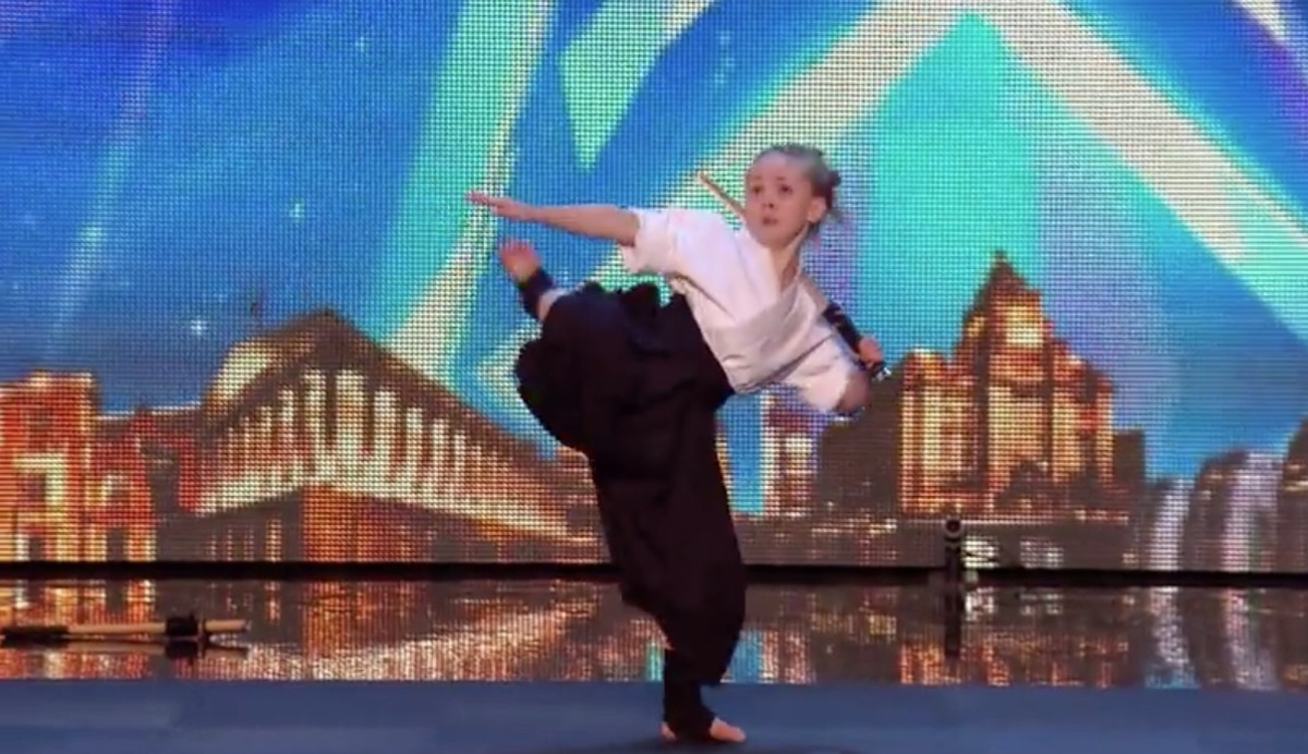 Το κορίτσι – νίντζα …και τα καλύτερα βίντεο της Παρασκευής