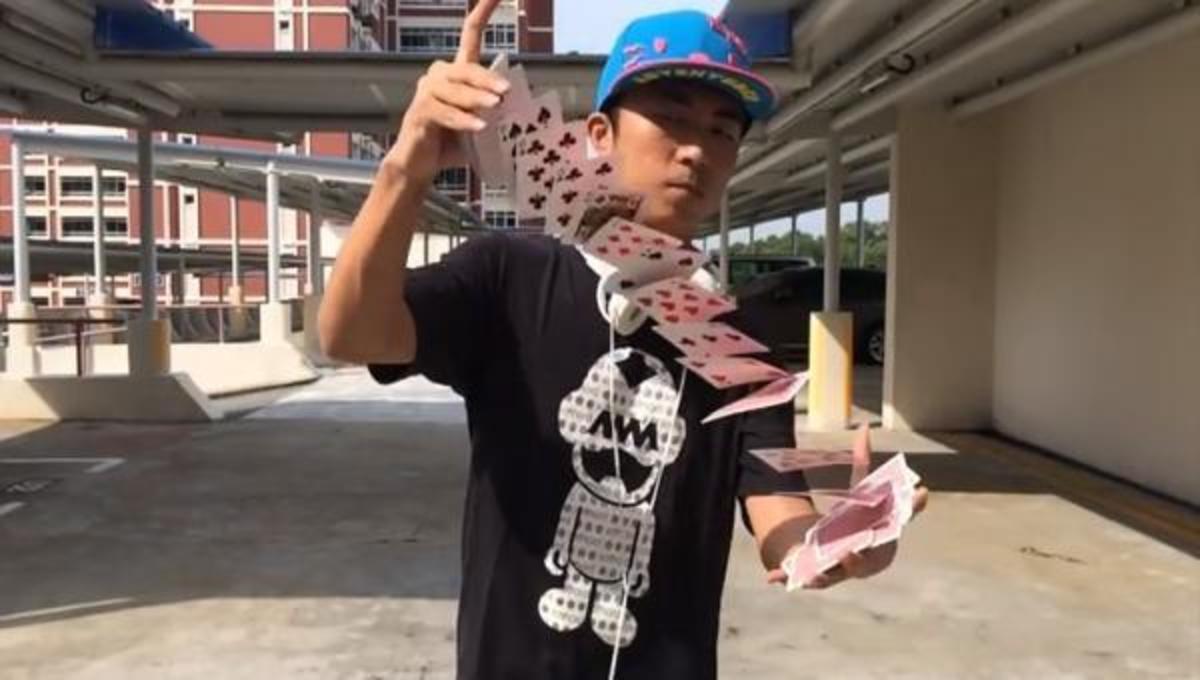 Ανακατεύοντας την τράπουλα σε αργή κίνηση …και τα καλύτερα βίντεο της Παρασκευής