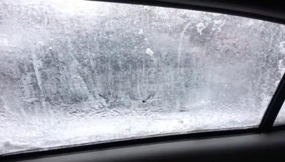 Τι να κάνεις όταν το παράθυρο έχει πιάσει πάγο … και τα καλύτερα βίντεο της Πέμπτης