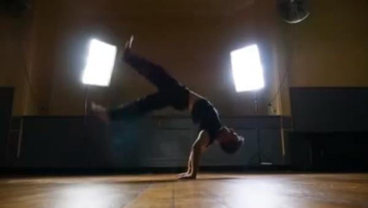 Γυμναστική για πάρα πολύ έμπειρους …και τα καλύτερα βίντεο της Τετάρτης