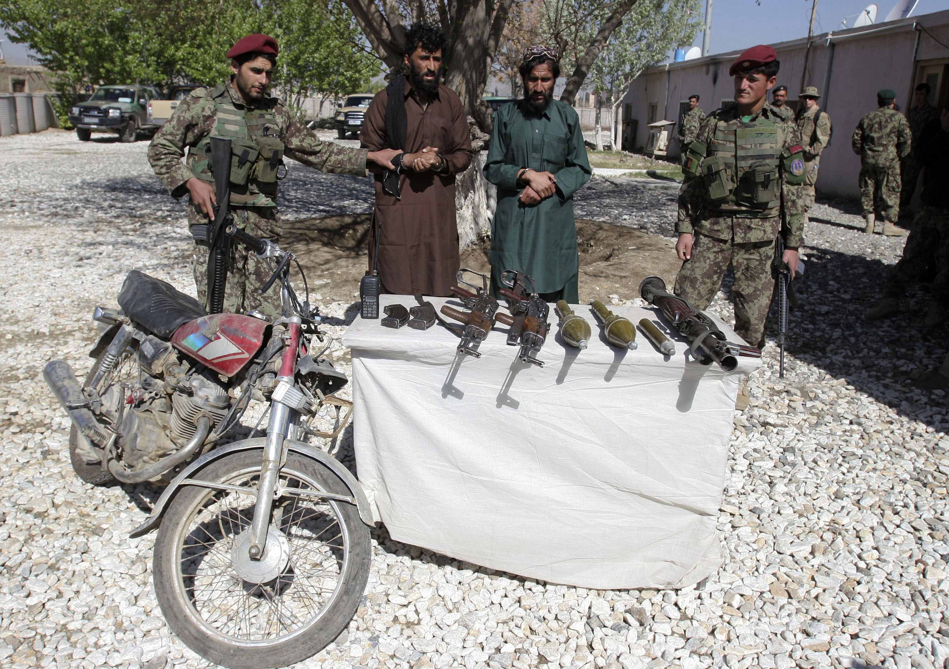 Φονική επίθεση των Ταλιμπάν με 13 νεκρούς