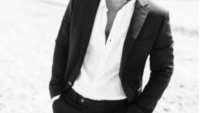 «Στην κοπέλα μου αγαπώ το μυαλό της, το χαμόγελο και τον τουρλωτό της κ..ο!»