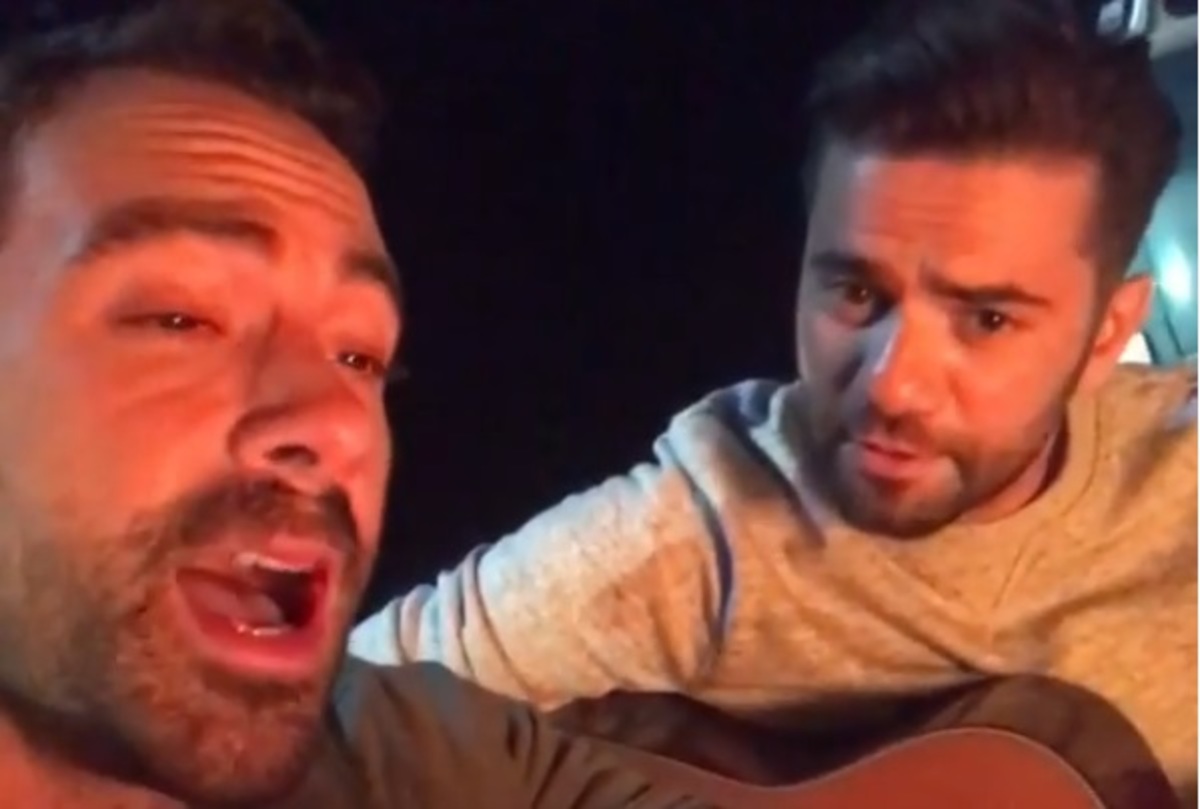 Σάκης Τανιμανίδης: Η αναπάντεχη παρατήρηση την ώρα που τραγουδούσε με τον Θοδωρή Μαραντίνη [vid]