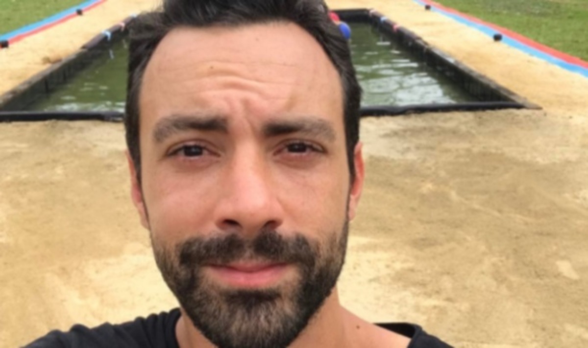 Σάκης Τανιμανίδης: Η …εξ αποστάσως φωτογραφία με την κοπέλα του!