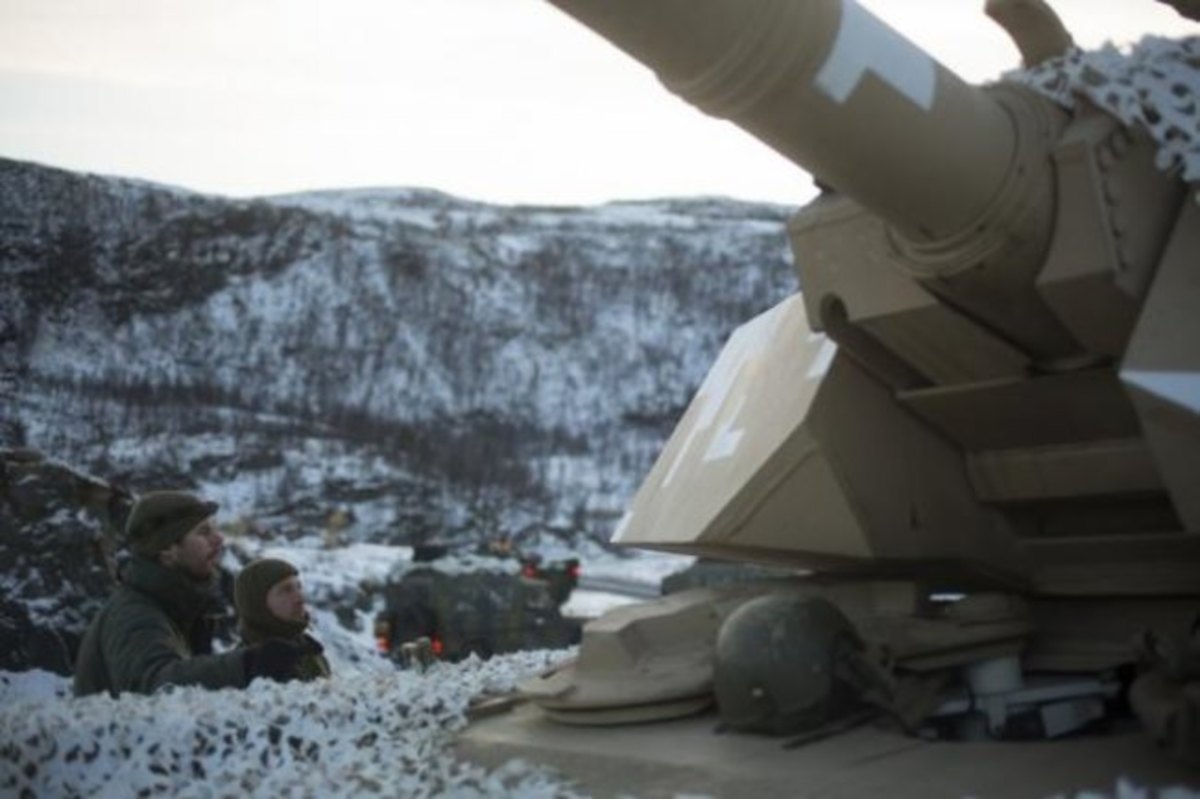 Έτσι οδηγούν τανκ σε πάγο! [vid]