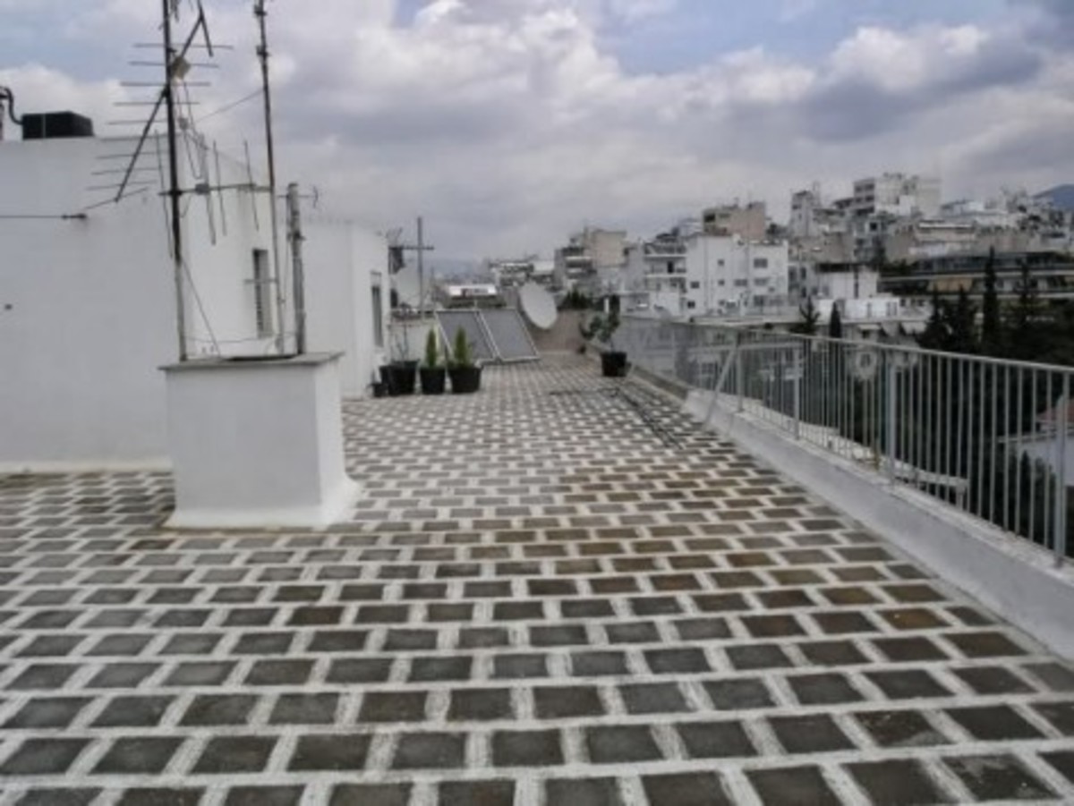 Καλαμάτα: Έπεσε από την ταράτσα και σκοτώθηκε