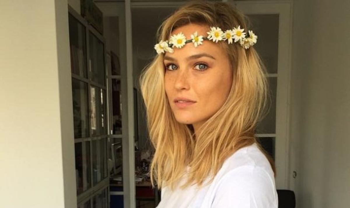Bar Refaeli: Το σοκαριστικό τατουάζ που έκανε θαυμαστής της με το πρόσωπό της!