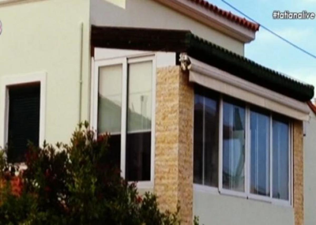 Συγκλονίζει η θετή κόρη του 56χρονου Βρετανού των Χανιών: “Ο πατέρας μου με βίαζε από τα 14” (BINTEO)