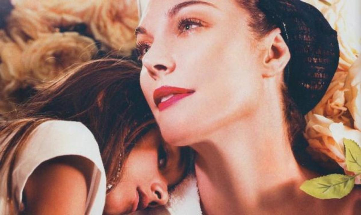 Η Τατιάνα Στεφανίδου μας δείχνει την λαμπάδα της κόρης της!