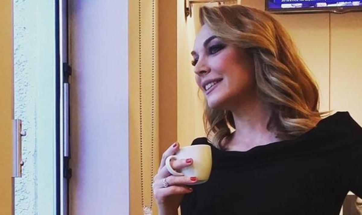 Τατιάνα Στεφανίδου: Στολίζει το σπίτι της για τα Χριστούγεννα! Φωτογραφίες