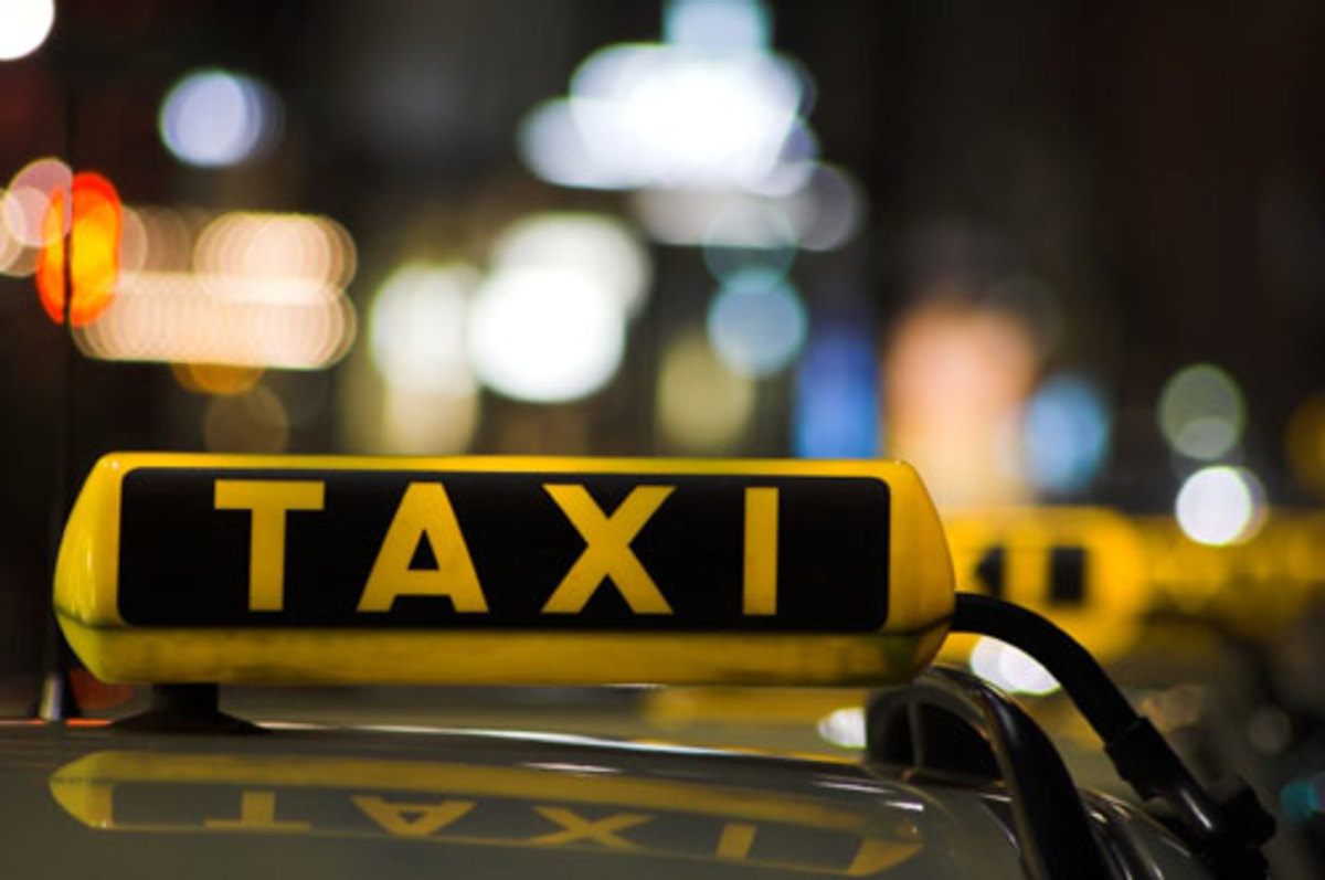 Θεσσαλονίκη: Απείλησαν και έκλεψαν οδηγό ταξί