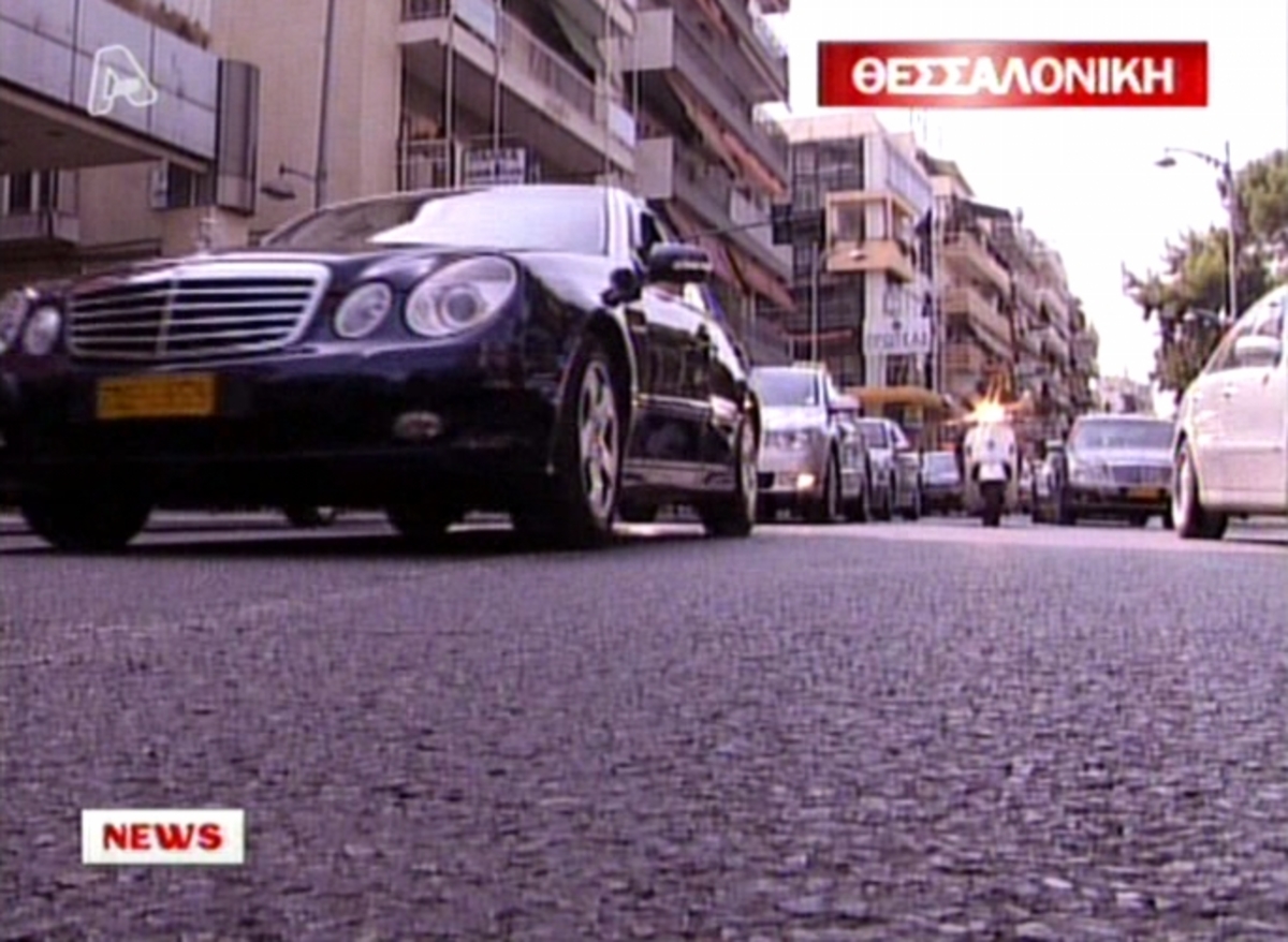 Οι ταξιτζήδες έκοψαν τη χώρα στα δύο