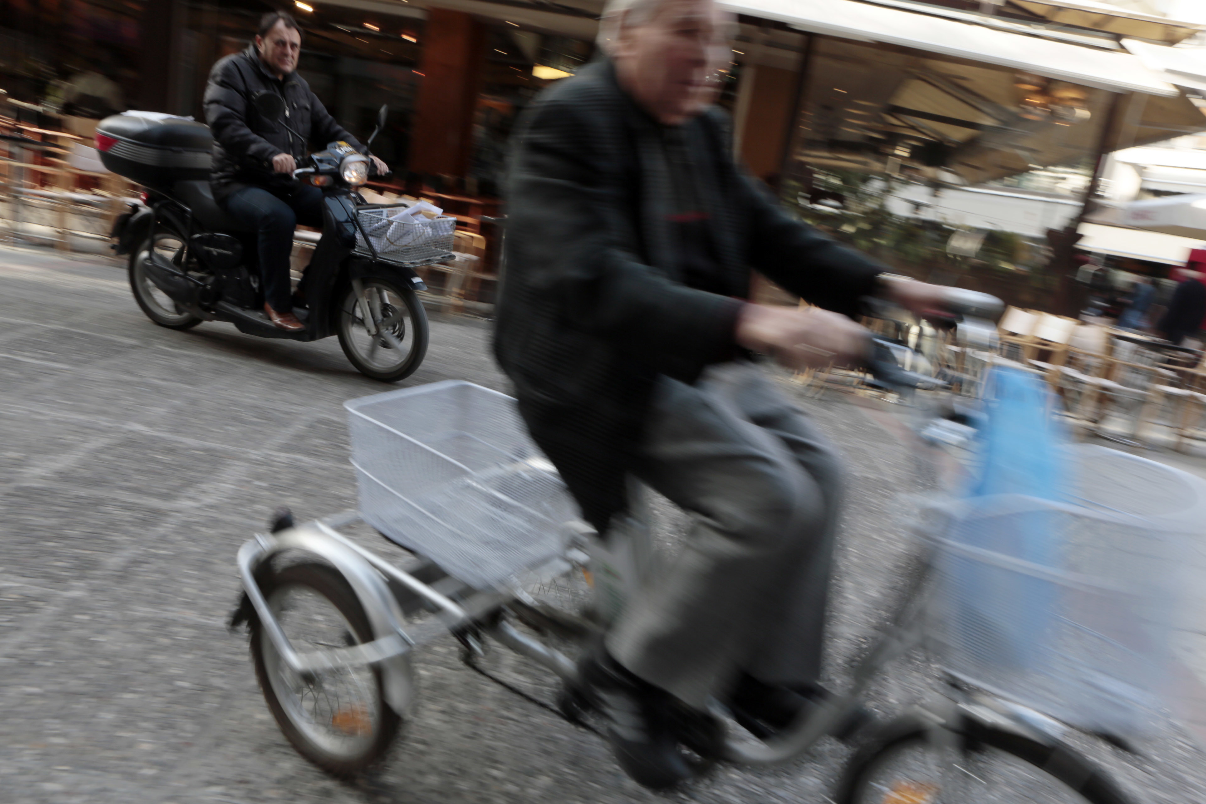 Φάρμακα, καθαριστήριο και… σούπερ μάρκετ τα φέρνει ο ταχυδρόμος!