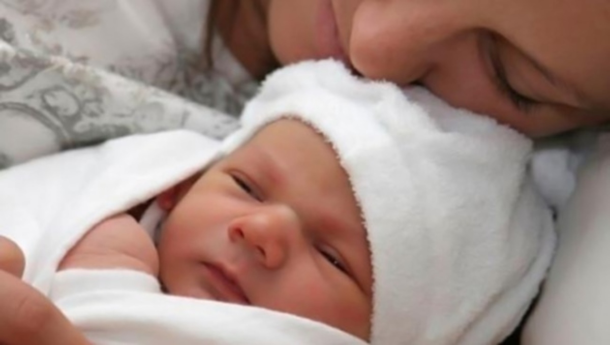 Οι Ελληνίδες όχι μόνο δεν γεννούν πολλά παιδιά αλλά επιλέγουν και την ατεκνία