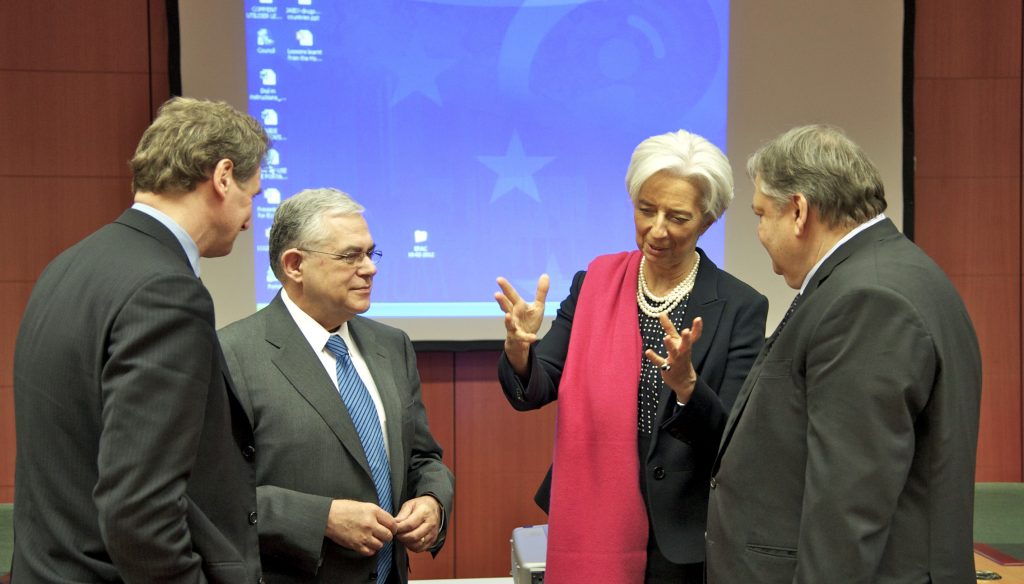 Νέο μεταμεσονύχτιο θρίλερ στις Βρυξέλλες – Το “αγκάθι” του χρέους απειλεί να τινάξει τα πάντα στον αέρα – Εξετάζουν βαθύτερο “κούρεμα”